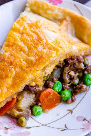 One Skillet Shepherd S Pot Pie From The Food Charlatan It S Like Shepherd S Pie And Chicken Pot Pie G Beef Pot Pie Recipe Sheperds Pie Recipe Pot Pies Recipes