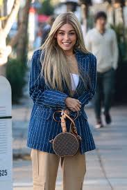Singer madison beer rocks five easy hairstyles for every day of the week. Madison Beer Shows New Hair Color Out In Los Angeles 12 27 2018 Hawtcelebs