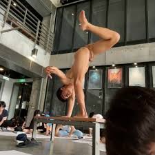 More naked asian male model posing - ThisVid.com