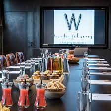 Unser Tagungsraum On Top Ist Bereit Fur Das Nachste Seminar Business Seminar Events Werdenfelserei In 2020 Table Decorations Decor Home Decor