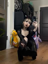 Behind The Scenes With TikTok Star Huni (@hunilily) - Truth or Fiction