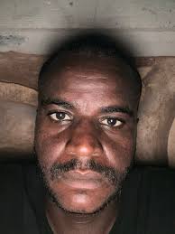 ᅠ ᅠ 〉〉the man in magenta. (@apassingbyrider)