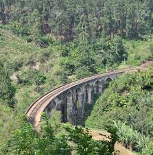 El Magnífico Puente De Nueve Arcos Entre Las Estaciones De Ella Y Demodara  En Highlands, Sri Lanka. Fotos, retratos, imágenes y fotografía de archivo  libres de derecho. Image 40279413