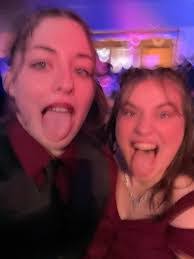 Diana Overton's Instagram, Twitter & Facebook