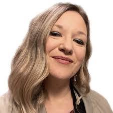 Lisa Telfer's Instagram, Twitter & Facebook