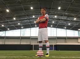 Kim kallstrom has revealed that he thought his legendary swedish teammate zlatan ibrahimovic was the best trainer he had ever seen… until he joined arsenal and saw mikel arteta up close. Kim Kallstrom Arsenal Manager Arsene Wenger Admits I Would Not Have Signed Him Had He Known About Midfielder S Back Injury The Independent The Independent