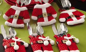 Jusqu A 15 Ensembles De Portes Couverts Pere Noel Avec Chemises Et Pantalons