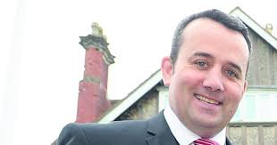 Parents call for Calne head to be reinstated