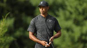 First Headcover Snafu Then 72 For Tiger Woods At Dell Technologies Championship