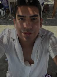 CASA EN ALQUILER EN URBANIZACIÓN SAN PATRICIO Planta baja : Sala amplia  Comedor Baño social Cocina con anaqueles ,encimera y campana de olor Patio  amplio con área de BBQ Garaje para 3