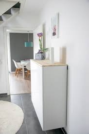 Ikea Hack Fur Mehr Stauraum Im Flur Aus Kuchenschrank Wird Sideboard Wohnzimmerschranke Wohnzimmerschrank Ikea Ikea Garderoben Ideen