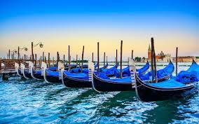 Η petite βενετία κυρίου, πάλαι ποτέ κορίτσι του super deal και συχνή πρωταγωνίστρια σε σέξι φωτογραφήσεις, που έχει βρεθεί να είναι ιδιοκτήτρια πρακτορείου μοντέλων. Benetia Prosfores Gia Diakopes Manessis Travel