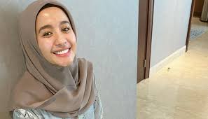 Pada tahun 2017, bella memutuskan untuk menikah dengan engku emran seorang pengusaha yang berasal dari negeri jiran malaysia. Akui Berpisah Laudya Cynthia Bella Masih Follow Akun Ig Engku Emran Okezone Celebrity