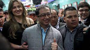 Gustavo petro, senador y jefe de la colombia humana. El Ex Guerrillero Gustavo Petro Alcalde De Bogota Enfoque Internacional