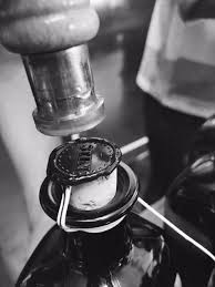 Horizontální žaluzie, vertikální žaluzie, textilní roletky, dále sortiment venkovního stínění: Stin Gin Discover Germany Switzerland And Austria