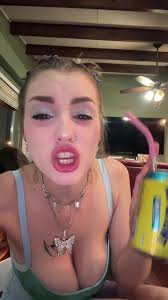 Alyssa Hailey👽 (@alyssahailey)