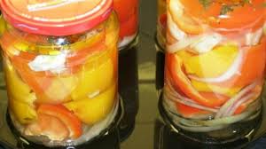 Eingelegte Paprika Mit Zwiebeln Und Knoblauch Rezept Rezept Rezepte Mit Paprika Lebensmittel Essen Paprika