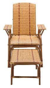 Cette chaise longue en rotin a été fabriquée à la main selon les plus hauts standards de qualité et est parfaite pour l'intérieur comme pour l'extérieur. Chaise Longue Rotin Fonce Resine Rouge Repose Pieds Bagatelle Kok Fauteuils Pier Import