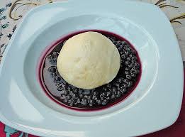 Hefeklosse Von Gittili Chefkoch Rezept Hefeklosse Hefeklosse Rezept Klosse