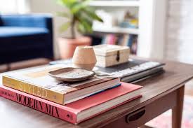Inspirational designs, illustrations, and graphic elements from the world's best designers. 3 Tips On How To Style A Coffee Table