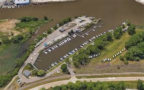 The cylinders bores were attached to the outer case at the 12, 3, 6 and 9 o'clock positions) for greater rigidity around the head gasket. 939 Water St Fairport Harbor Oh 44077 Loopnet Com