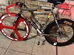 pin de anderson rodrigues en track bike fixie bici fixed motos geniales