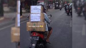 Dibawah ini adalah contoh dari menu lebaran lucu 1 dan menu ucapan sms lebaran 1. Deretan Meme Kocak Curhatan Perantau Jomblo Saat Mudik Lebaran Citizen6 Liputan6 Com