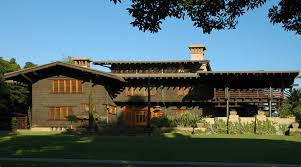 These homes traditionally feature gabled or hipped roofs with classic shingles and overhangs. Ultimate Bungalow Wikipedia