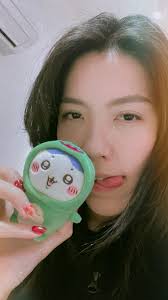 被我摸到第三天19:30整理券恐龍君的背鰭相當性感非常帶勁😎 但我心心念念的自信熊、肌肉白熊… 啪沒了….. ナガノマーケット