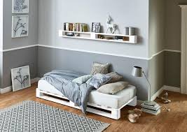 … palettenbett.com sehr ausführliche anleitung zum bau eines rustikalen palettentisches. Atlantic Home Collection Palettenbett Aus Massiver Fichte Wahlweise Mit Matratze Online Kaufen Otto