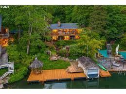 Locate realtors selling lakefront houses and waterfront real estate. Lake Oswego Lake Oswego Real Estate 259 Homes For Sale In Lake Oswego Lake Oswego Or Movoto