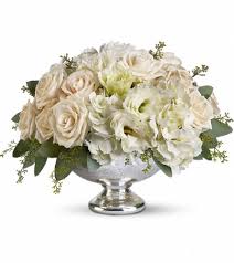 Refinements like crisp linens and fresh flowers provide. Teleflora S Park Avenue Centerpiece In West Palm Beach Fl Camile S Flowers And Gifts