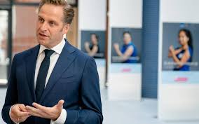 De proef met de mondkapjesplicht in augustus in amsterdam en rotterdam had geen effect op het gedrag van. Minister Hugo De Jonge Mogelijk Volgende Week Zaterdag Einde Mondkapjesplicht Ook Advies Om Thuis Te Werken Vervalt Dagblad Van Het Noorden