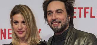 Quello che balza agli occhi è la frase di. Francesco Sarcina E Nina Ex Marito E Figlia Clizia Incorvaia Dura Rivederla Dopo 3 Mesi