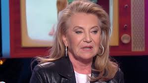 Sheila sous emprise ? Cet homme qui lui a pris jusqu'au dernier centime,  "Un joujou entre ses doigts boudinés"