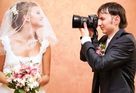 How To Become A Wedding Photographer The Art Career Project Professional Wedding Photographer Wedding Photography Poses Wedding Photographers