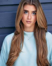 Cruising into 2023 🛥️ 🏖️☀️…with @isobel.reaves #jpyle #30a  #destinationsession #florida #boat #bay #firstpostof2023 #2023 #happynewyear