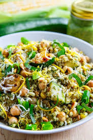 pesto zucchini and corn quinoa salad rezept rezepte gesunde rezepte essensrezepte