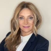 Miriam Wells's Instagram, Twitter & Facebook