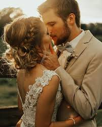 Pin By Julia Pozvek On Noivas Sim Eu Aceito Wedding Poses Bride Groom Photos Wedding Photos Poses