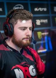 daps CS:GO Settings, Gear, Config & Crosshair 2025