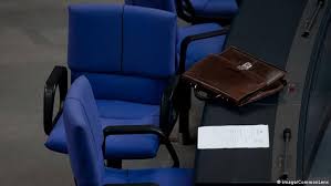 În ceea ce aţi scos, ca date şi ca analiză a acestor date, e ceva ce vă şochează cu privire la ceea ce dvs indicaţi drept „psihologia poporului român? Si Lipsa De Putere Corupe Romania Dw 10 04 2015
