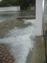 Der wind kommt in freien kammlagen in 2500 m mehrheitlich aus sektor südwest mit 15 km/h im mittel. Einsatz Schweres Unwetter Im Freilassinger Stadtgebiet