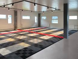 Werden die autoreifen die porzellanfliesen beschädigen? Garagenboden Aus Kunststoff Mit Klicksystem