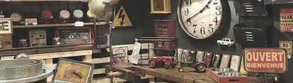 Les brocantes sont pleines de vieux meubles de campagne, alors autant aller chiner que d'acheter du faux. Decoration Style Retro Accessoires Maison Esprit Brocante Cosy Deco