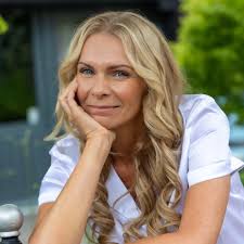 Straight out the hairdressers and the first time since last summer that  I've not ended up in a rain storm. 😂