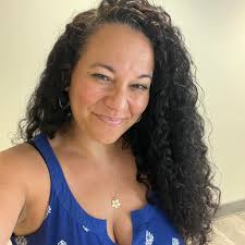 Rekindled Heartache is sooooo good! I was very sad when Blaine and Zoey's  story ended but Max's was better, and then i was sad about Max's ending and  Mia's turned out to