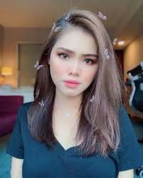 Bella turut memuat naik perbualan dengan seorang peminat yang mendakwa melihat aliff di dalam kereta bersama seorang wanita di johor beberapa hari lalu. 23 Bella Astillah Ideas Bella Celebrities Fashion