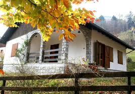 Ferienhaus Maja Mit Eingezaunten Garten Oberhalb Des Ledrose Italien Urlaub Mit Hund Eingezaunter Garten Ferienhaus