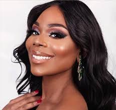 Sarah Maria's Instagram, Twitter & Facebook